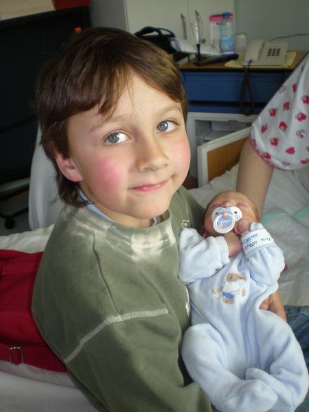 lory et son petit frère éthan 